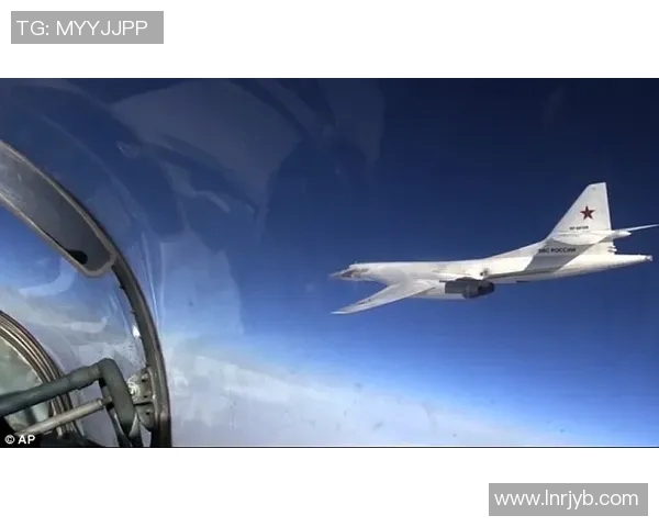 上海攀岩队进攻策略解析与攀岩热点动态探讨